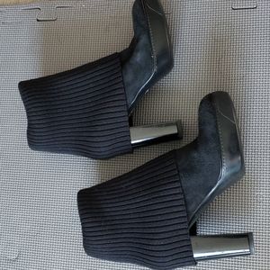 Hogan suede pump low mid calf